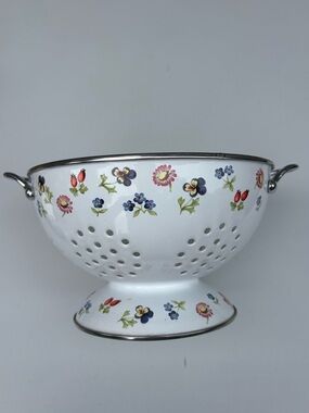 Villeroy and Boch Petite Fleur Enamel Colander